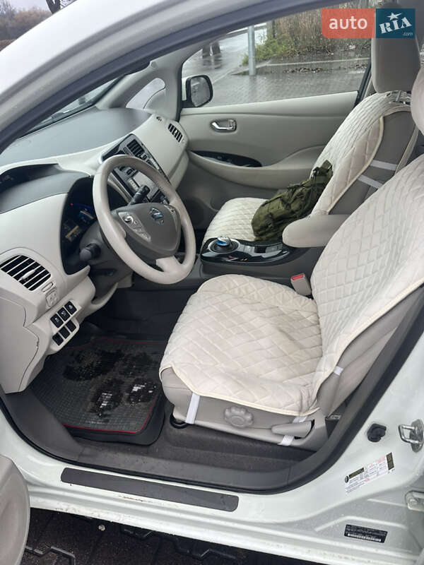 Хэтчбек Nissan Leaf 2012 в Капитановке