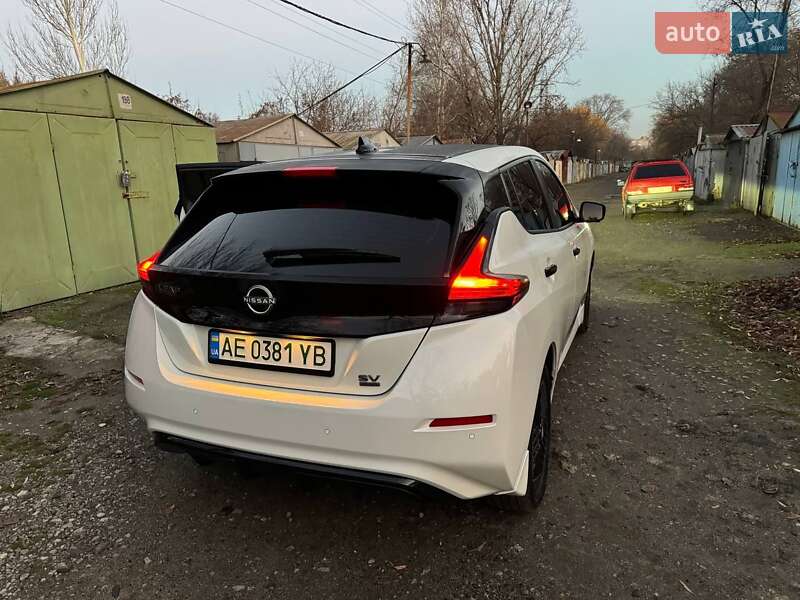 Хетчбек Nissan Leaf 2023 в Дніпрі