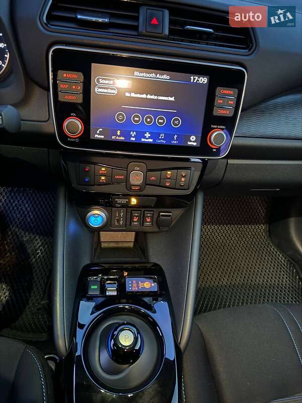 Хетчбек Nissan Leaf 2023 в Дніпрі