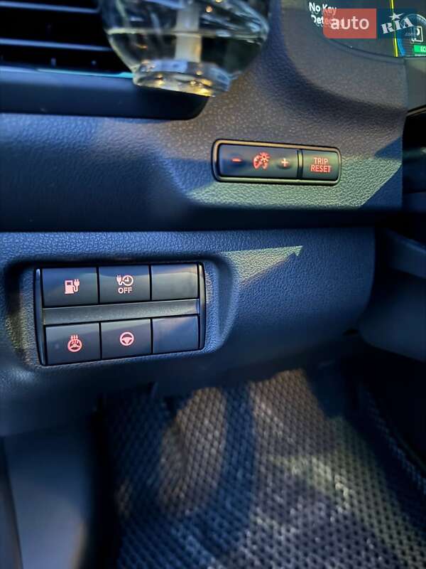 Хетчбек Nissan Leaf 2023 в Дніпрі