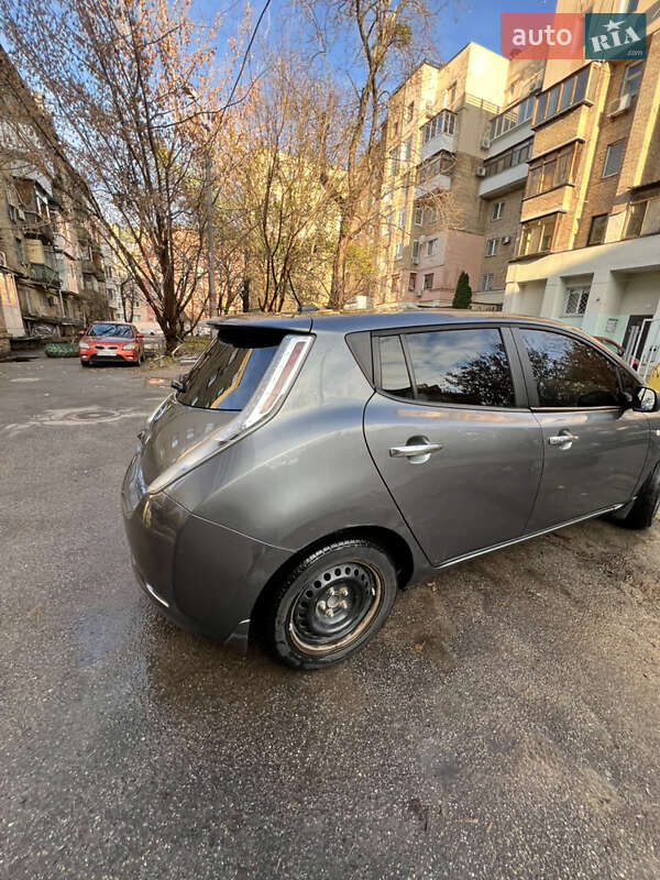 Хетчбек Nissan Leaf 2014 в Києві фото 4 Хетчбек Nissan Leaf 2014 в Києві