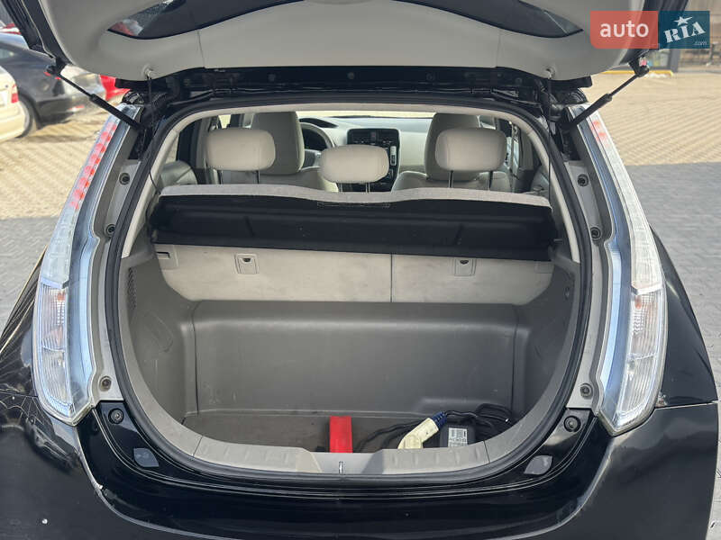 Хетчбек Nissan Leaf 2012 в Володимирі фото 16 Хетчбек Nissan Leaf 2012 в Володимирі