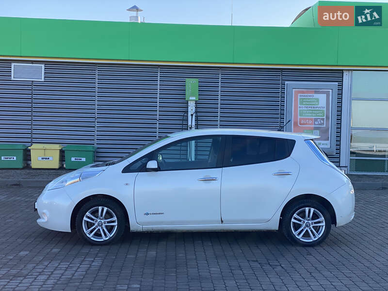 Хэтчбек Nissan Leaf 2014 в Радивилове