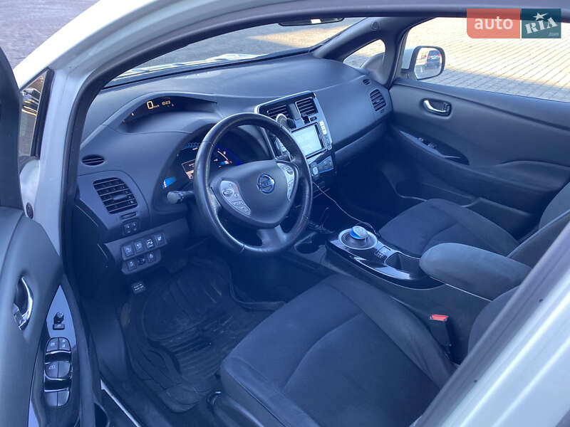 Хэтчбек Nissan Leaf 2014 в Радивилове