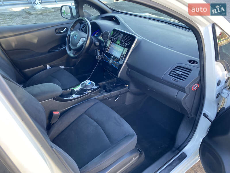 Хэтчбек Nissan Leaf 2014 в Радивилове