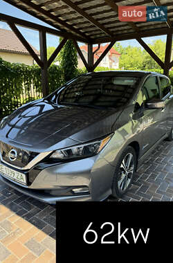 Хэтчбек Nissan Leaf 2019 в Киеве