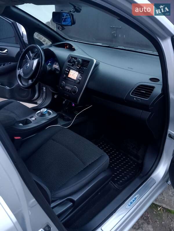 Хэтчбек Nissan Leaf 2013 в Каменец-Подольском фото 8 Хэтчбек Nissan Leaf 2013 в Каменец-Подольском