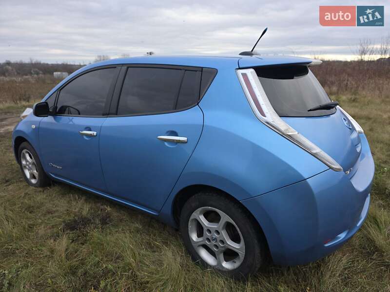 Хэтчбек Nissan Leaf 2013 в Полтаве