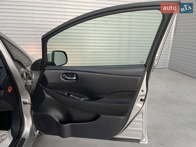 Хэтчбек Nissan Leaf 2013 в Стрые