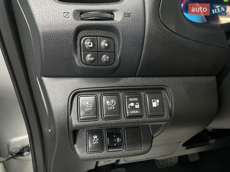 Хэтчбек Nissan Leaf 2013 в Стрые