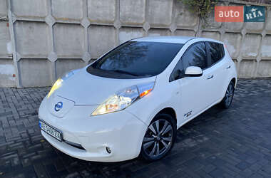 Хэтчбек Nissan Leaf 2015 в Днепре