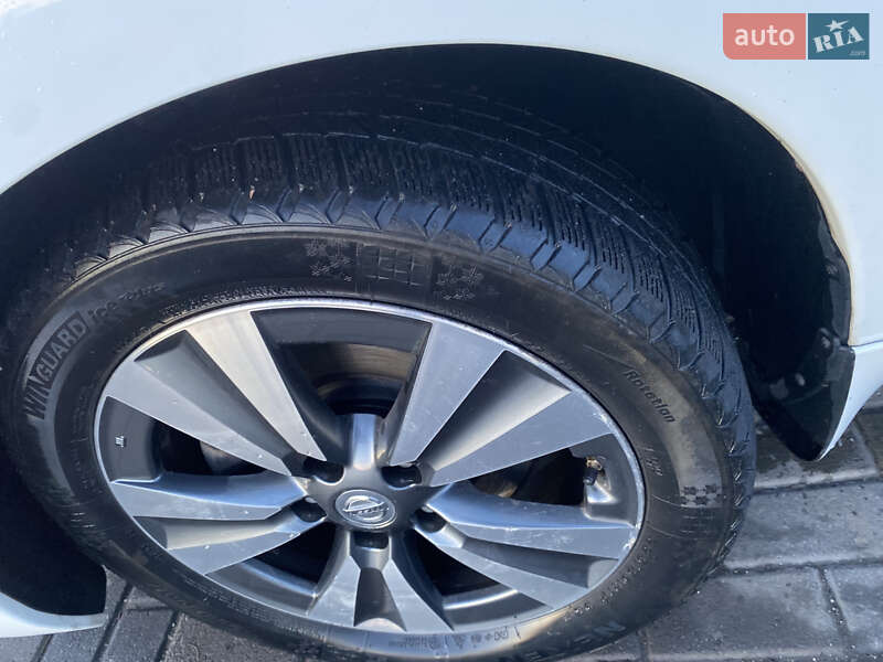 Хэтчбек Nissan Leaf 2015 в Днепре