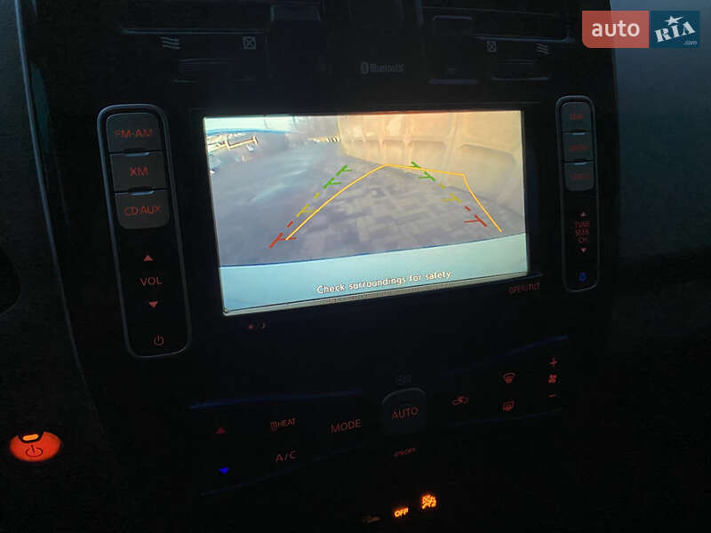 Хэтчбек Nissan Leaf 2015 в Днепре