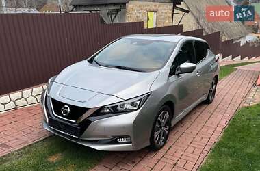Хэтчбек Nissan Leaf 2021 в Киеве