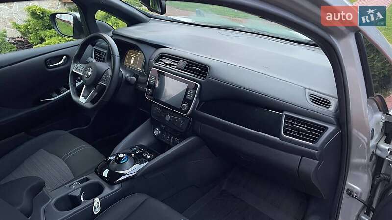 Хетчбек Nissan Leaf 2021 в Києві фото 17 Хетчбек Nissan Leaf 2021 в Києві