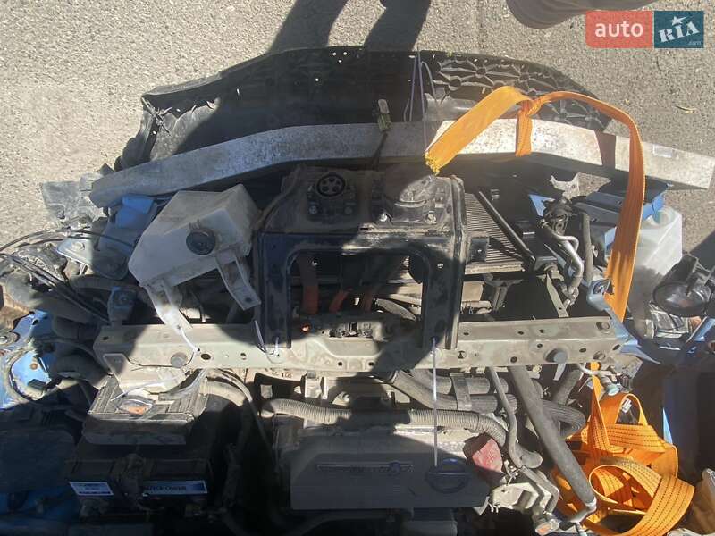 Хэтчбек Nissan Leaf 2012 в Николаеве