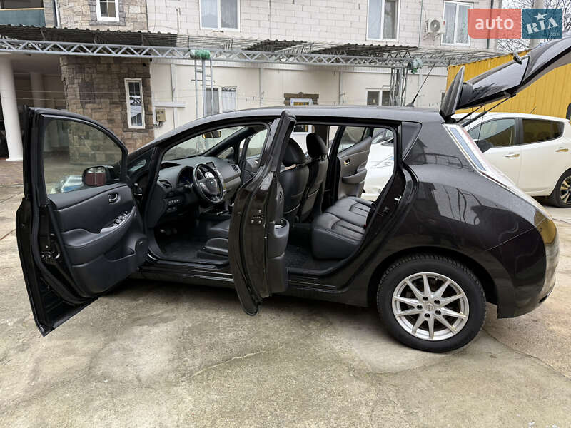 Хэтчбек Nissan Leaf 2016 в Умани фото 100 Хэтчбек Nissan Leaf 2016 в Умани