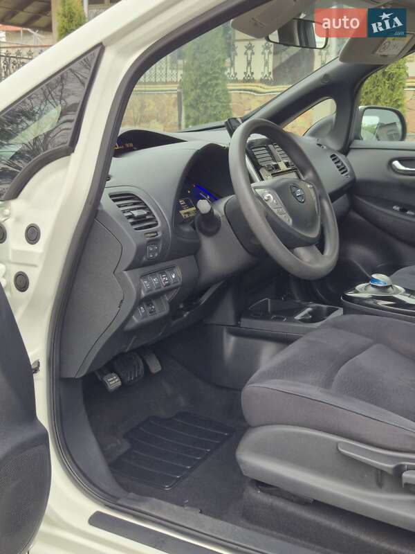 Хетчбек Nissan Leaf 2015 в Золочеві фото 12 Хетчбек Nissan Leaf 2015 в Золочеві