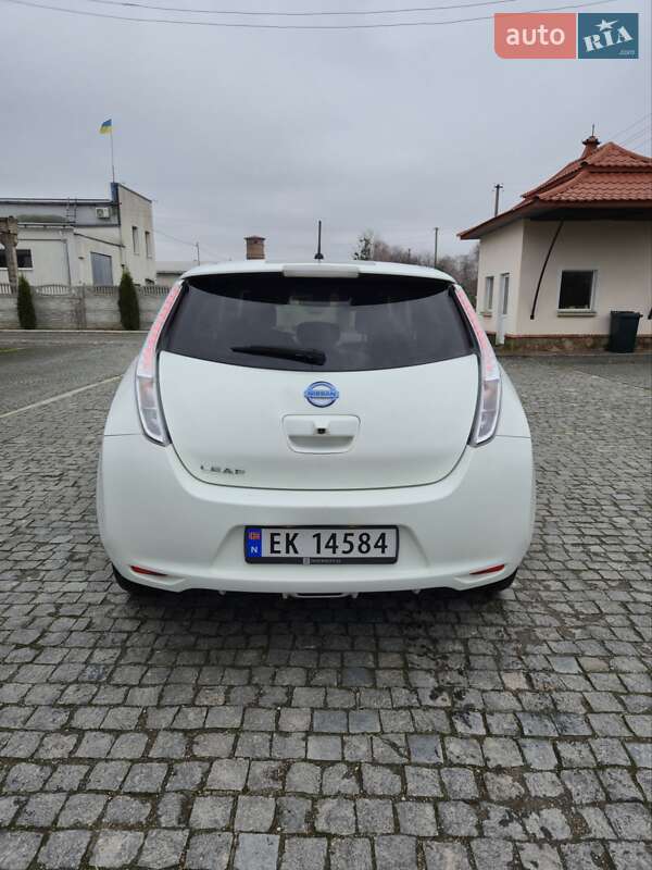 Хетчбек Nissan Leaf 2015 в Золочеві фото 14 Хетчбек Nissan Leaf 2015 в Золочеві