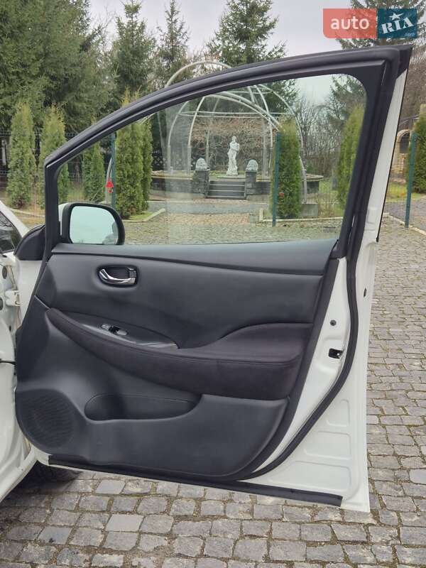 Хетчбек Nissan Leaf 2015 в Золочеві фото 28 Хетчбек Nissan Leaf 2015 в Золочеві