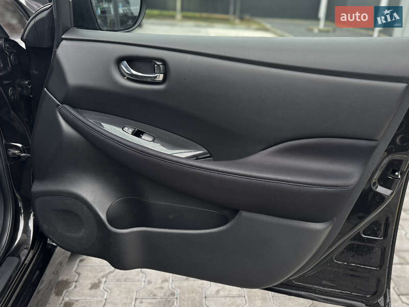 Хэтчбек Nissan Leaf 2021 в Владимире