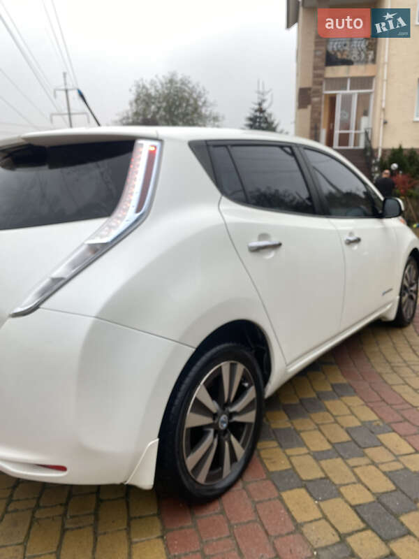 Хэтчбек Nissan Leaf 2014 в Хмельницком