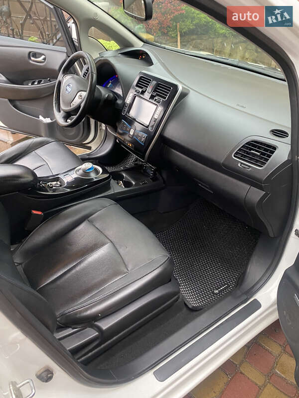 Хэтчбек Nissan Leaf 2014 в Хмельницком