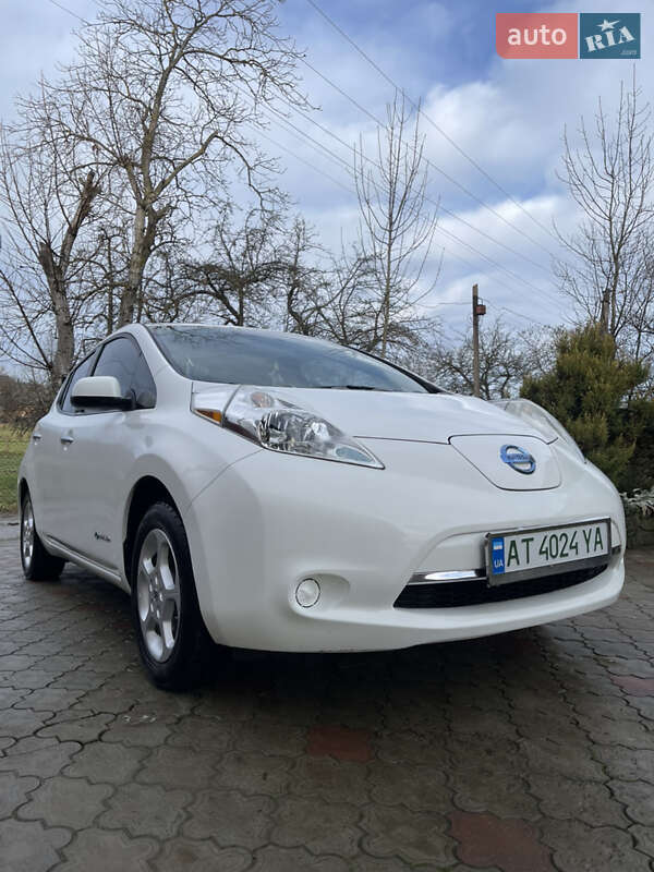 Хэтчбек Nissan Leaf 2014 в Надворной
