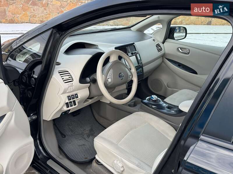 Хэтчбек Nissan Leaf 2012 в Березному