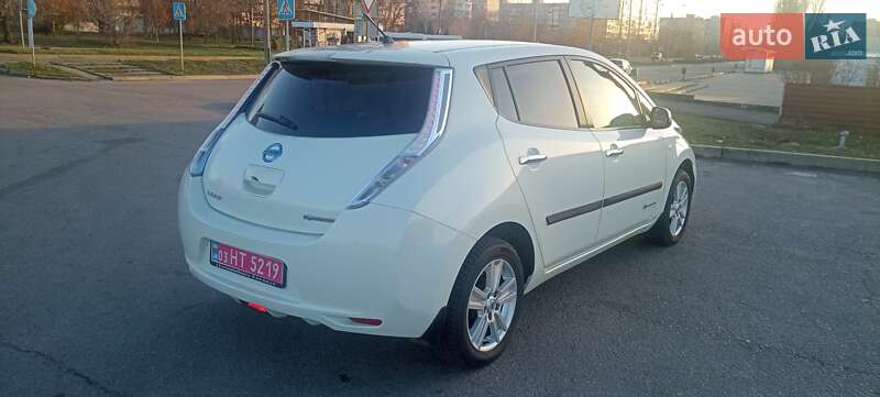 Хэтчбек Nissan Leaf 2012 в Запорожье
