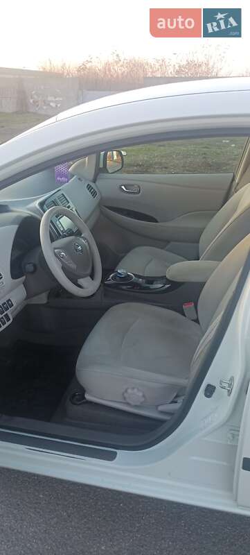 Хэтчбек Nissan Leaf 2012 в Запорожье