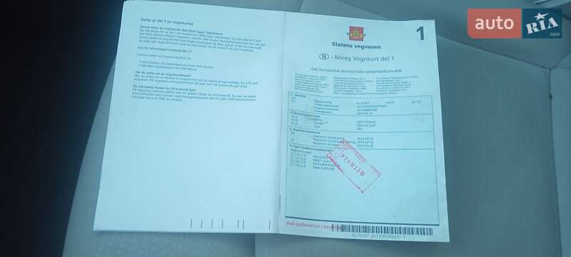 Хэтчбек Nissan Leaf 2012 в Запорожье