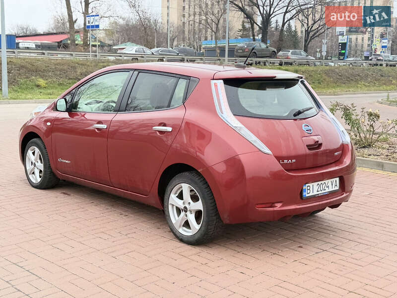 Хэтчбек Nissan Leaf 2011 в Полтаве