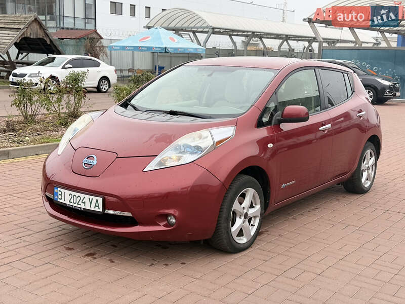 Хэтчбек Nissan Leaf 2011 в Полтаве