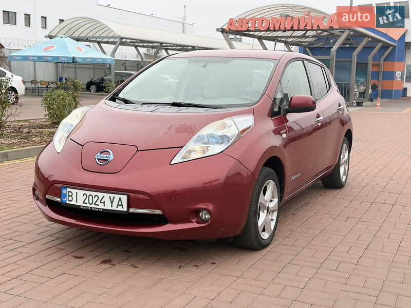 Хэтчбек Nissan Leaf 2011 в Полтаве
