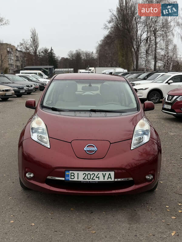 Хэтчбек Nissan Leaf 2011 в Полтаве