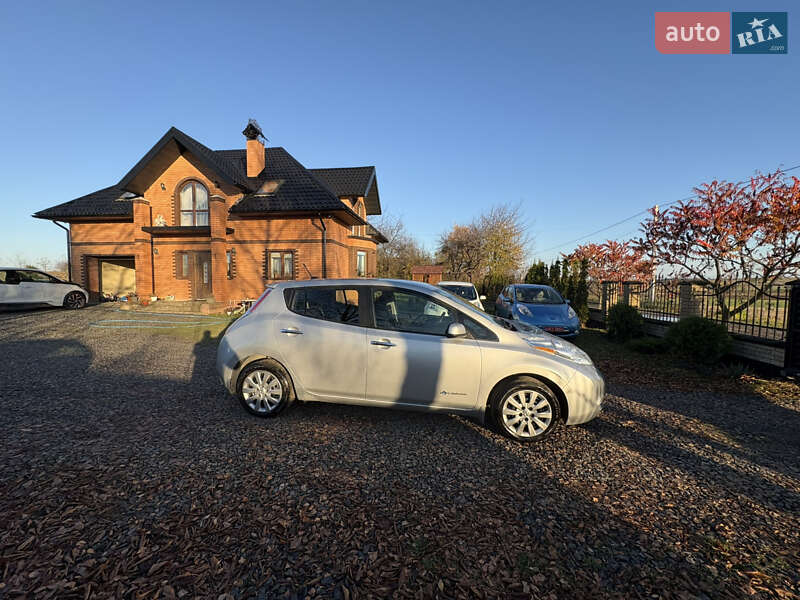 Хэтчбек Nissan Leaf 2015 в Луцке