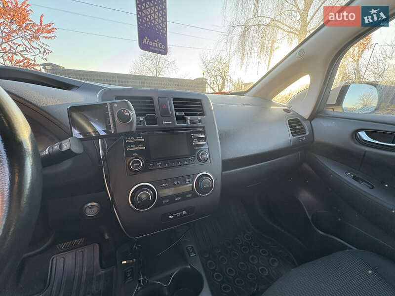 Хэтчбек Nissan Leaf 2015 в Луцке
