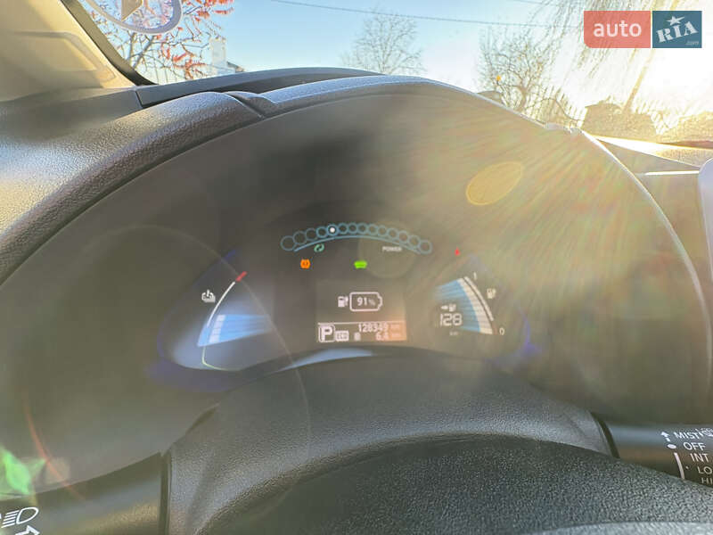 Хэтчбек Nissan Leaf 2015 в Луцке