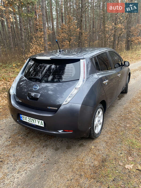 Хетчбек Nissan Leaf 2013 в Славуті