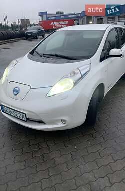 Хэтчбек Nissan Leaf 2014 в Сарнах