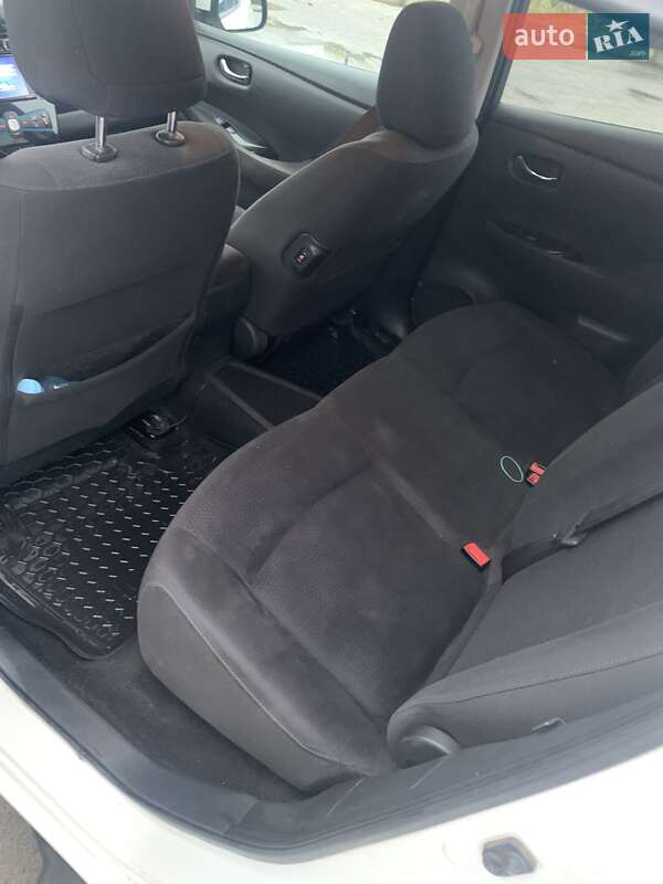 Хетчбек Nissan Leaf 2014 в Сарнах фото 10 Хетчбек Nissan Leaf 2014 в Сарнах