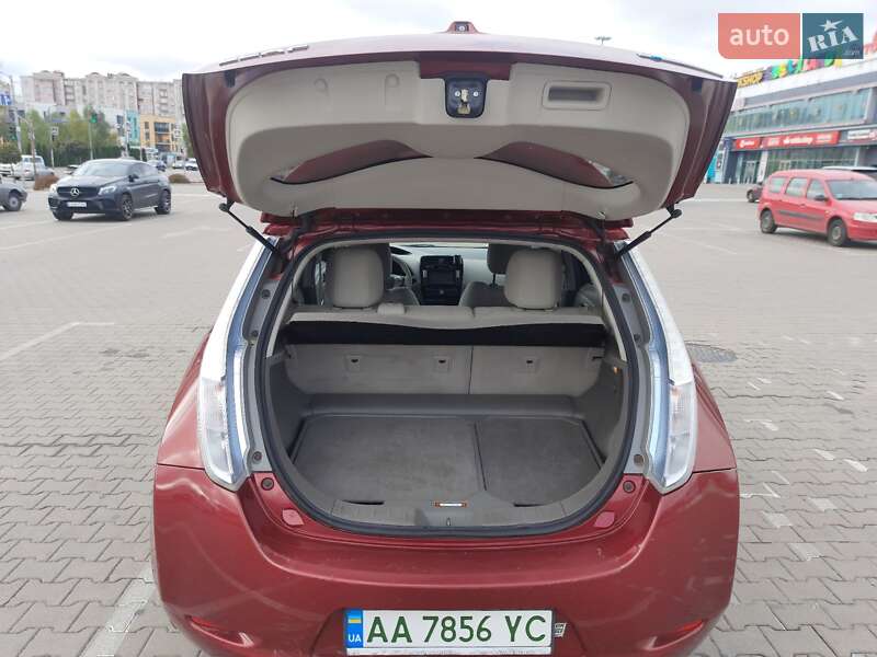 Хэтчбек Nissan Leaf 2011 в Киеве