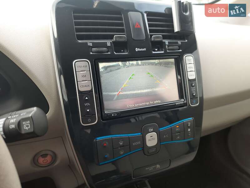 Хэтчбек Nissan Leaf 2011 в Киеве