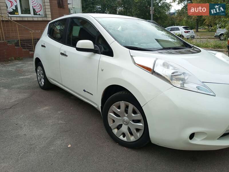 Хэтчбек Nissan Leaf 2014 в Киеве