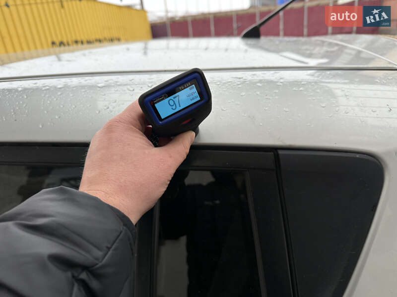 Хэтчбек Nissan Leaf 2012 в Умани