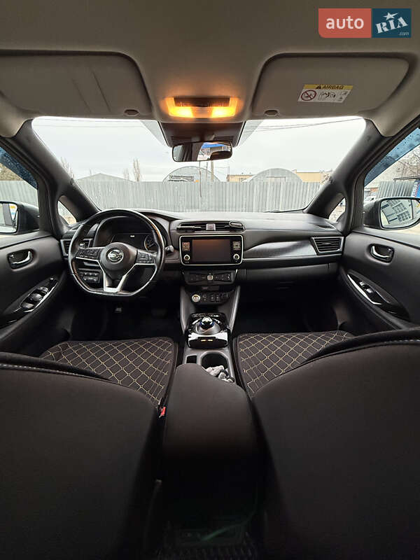 Хэтчбек Nissan Leaf 2020 в Хмельницком
