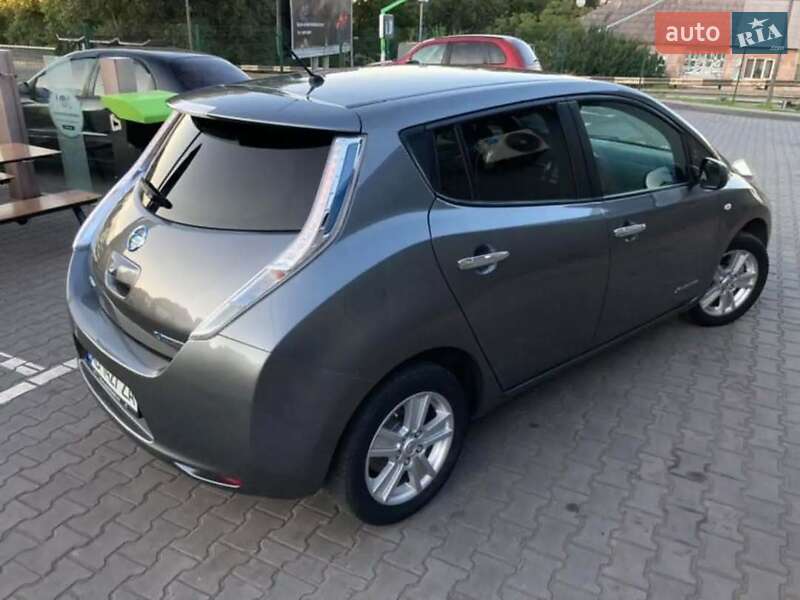 Хетчбек Nissan Leaf 2015 в Вінниці