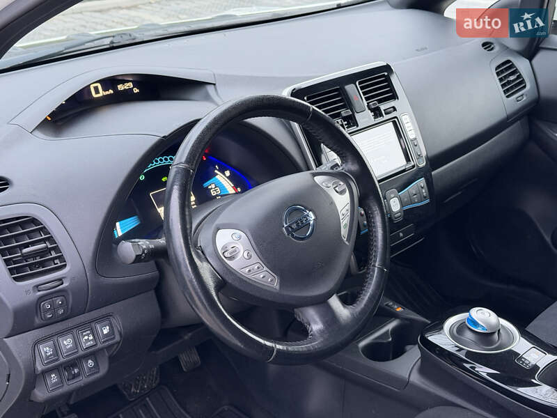 Хэтчбек Nissan Leaf 2013 в Тернополе