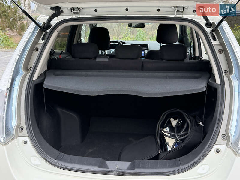 Хэтчбек Nissan Leaf 2013 в Тернополе